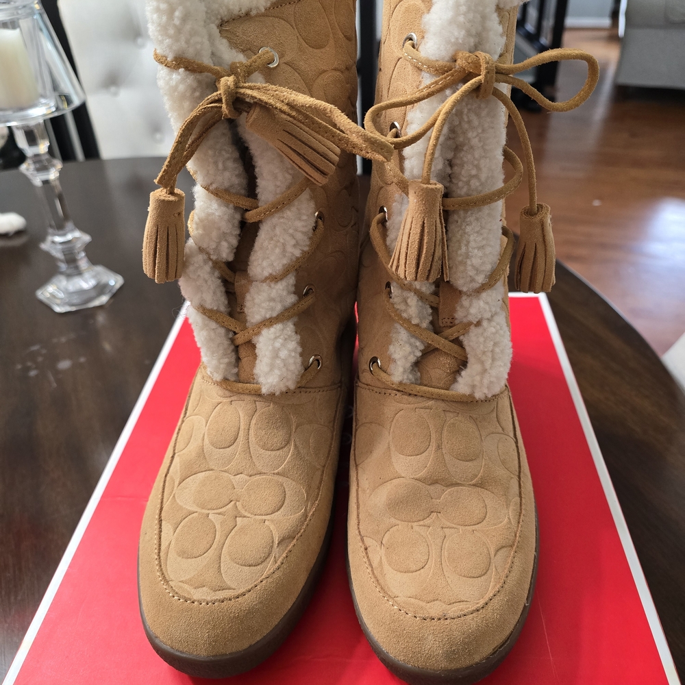 Women's Tan Shearling Lace-Up Boots